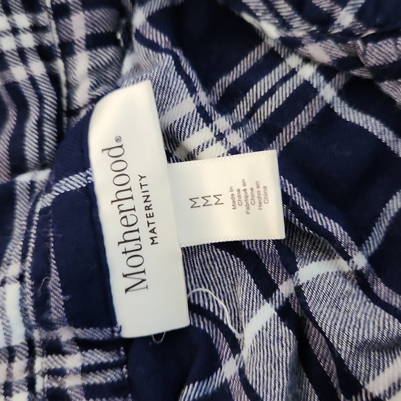 Maternity flannel long sleeve plaid top, size medium - Picture 2 of 5